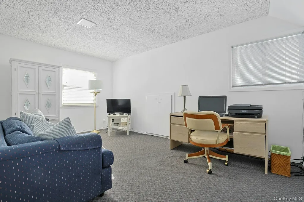 32 Lambert Lane New Rochelle NY 10804