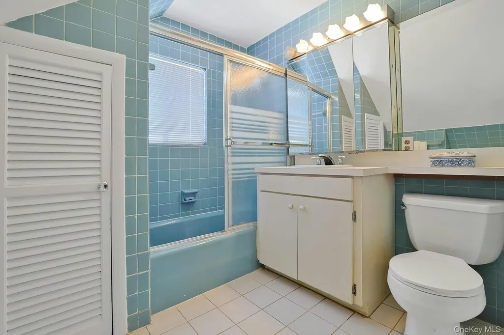 32 Lambert Lane New Rochelle NY 10804