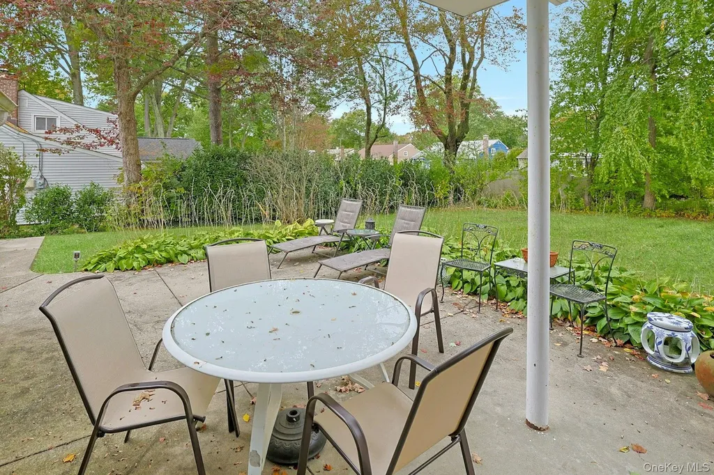 32 Lambert Lane New Rochelle NY 10804