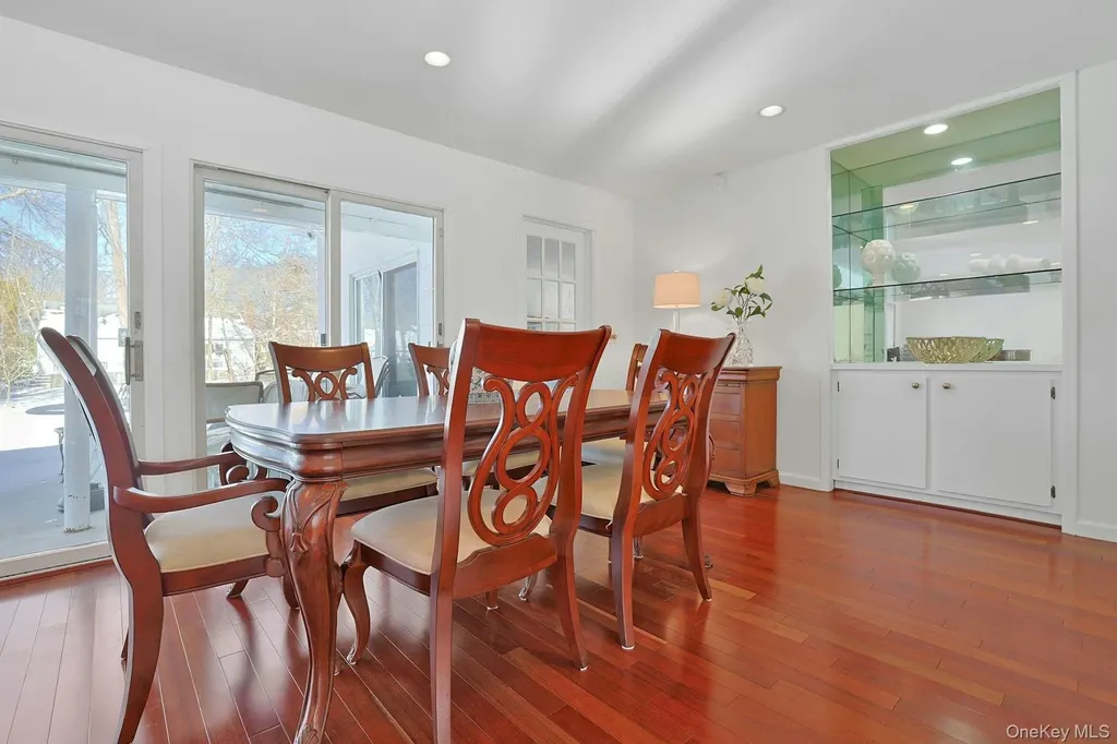 32 Lambert Lane New Rochelle NY 10804