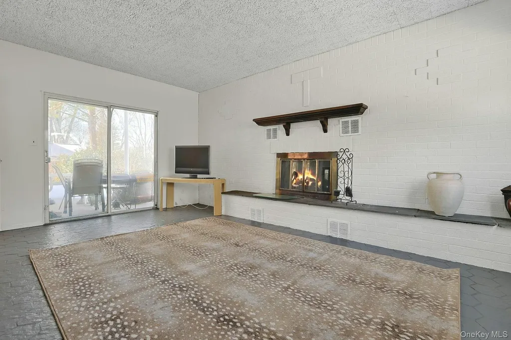 32 Lambert Lane New Rochelle NY 10804
