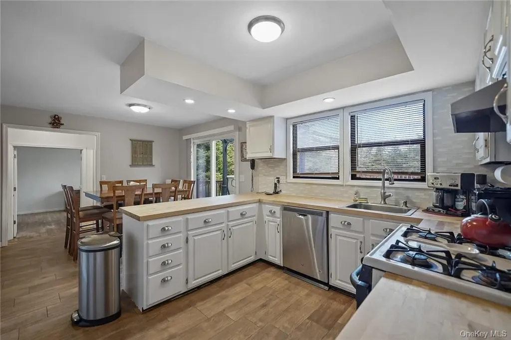 94 Peddler Hill Road Monroe NY 10950