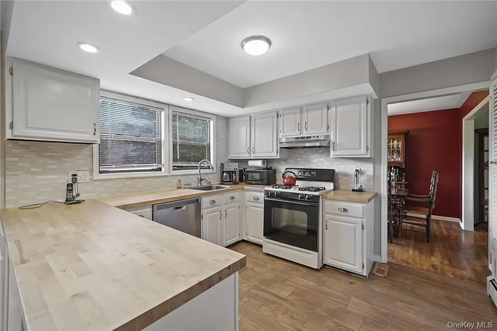 94 Peddler Hill Road Monroe NY 10950