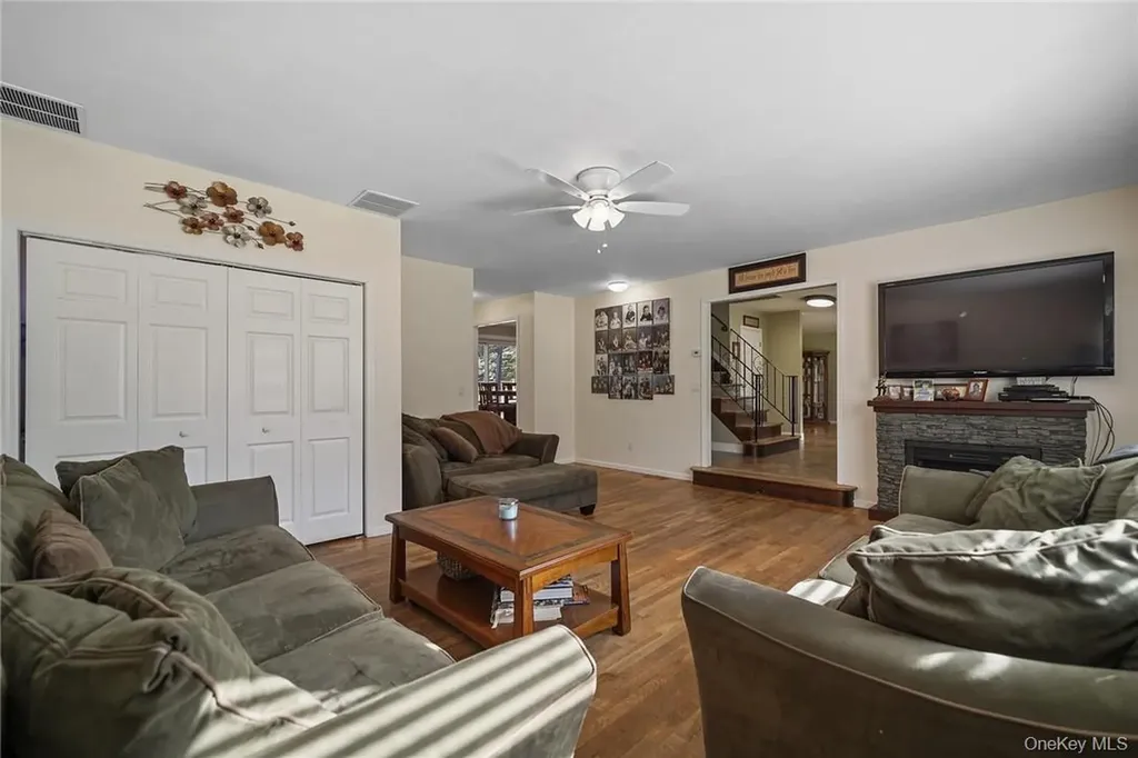 94 Peddler Hill Road Monroe NY 10950