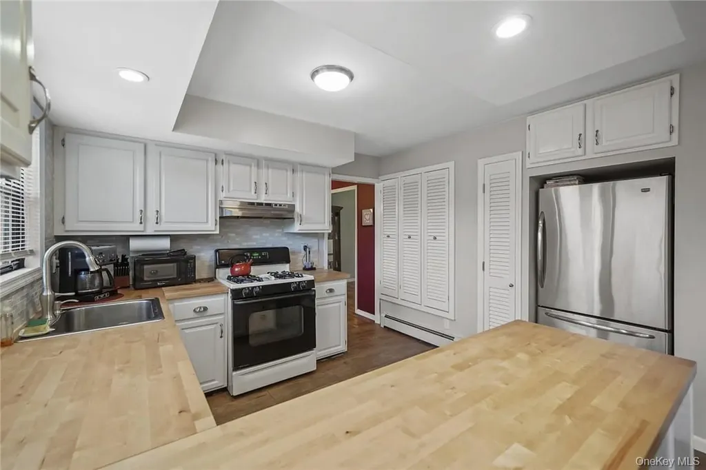 94 Peddler Hill Road Monroe NY 10950