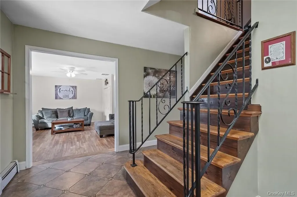 94 Peddler Hill Road Monroe NY 10950