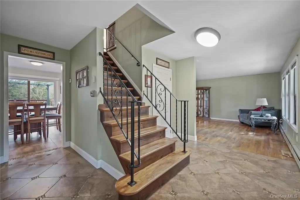 94 Peddler Hill Road Monroe NY 10950