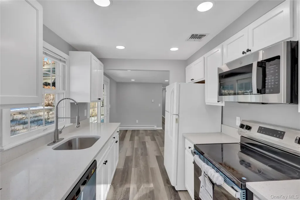 81 Oakside Road Smithtown NY 11787