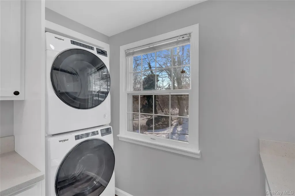 81 Oakside Road Smithtown NY 11787
