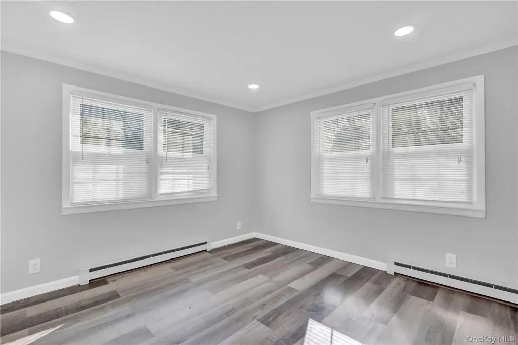 81 Oakside Road Smithtown NY 11787