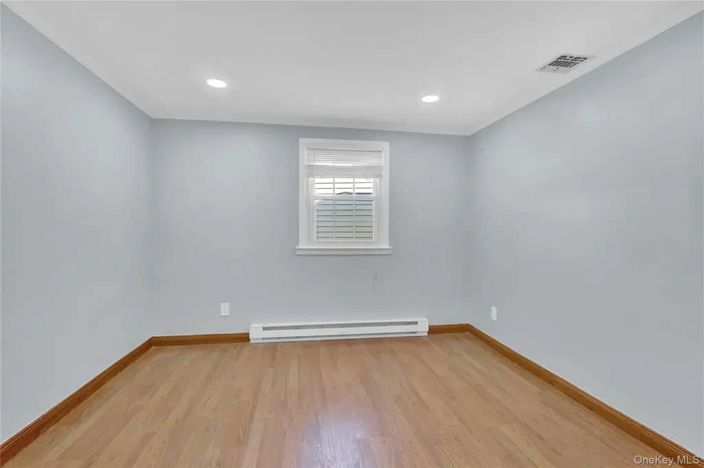 81 Oakside Road Smithtown NY 11787