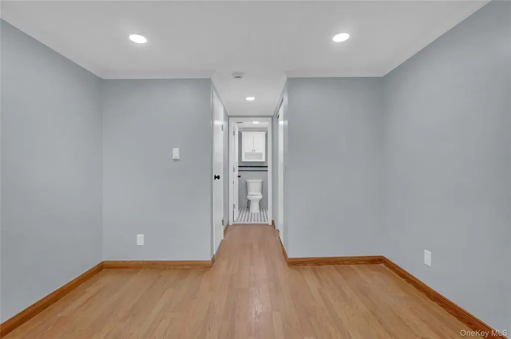 81 Oakside Road Smithtown NY 11787