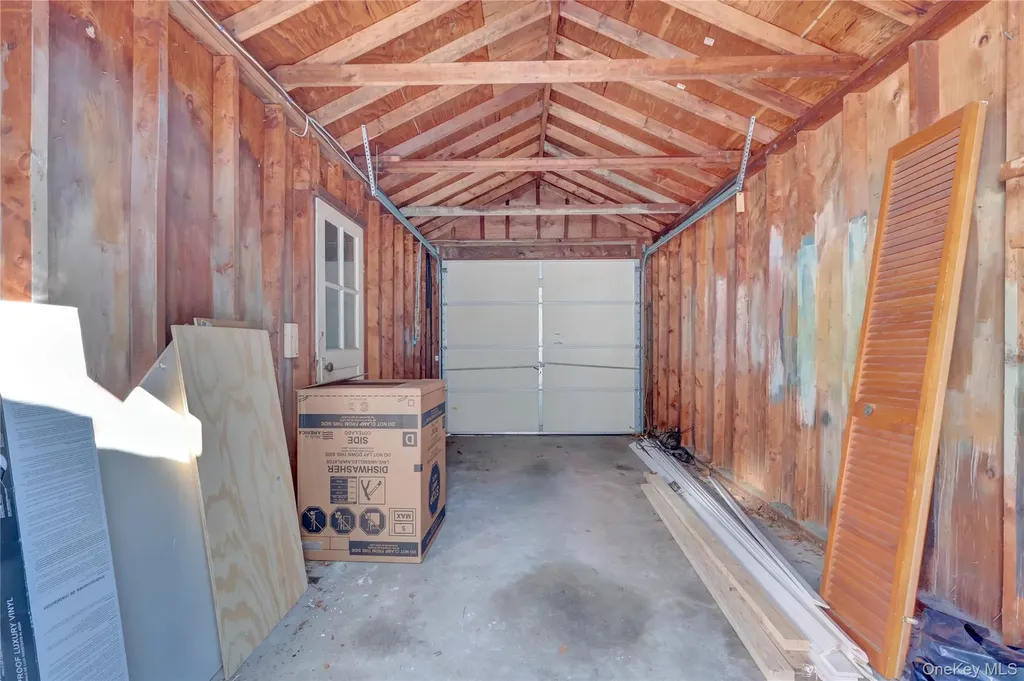 81 Oakside Road Smithtown NY 11787