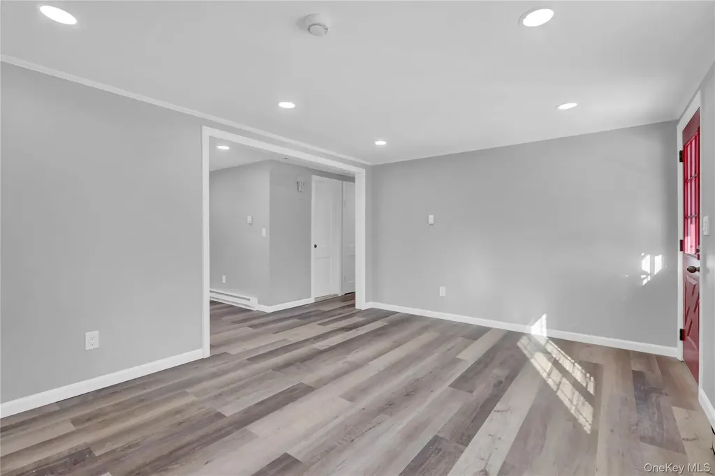 81 Oakside Road Smithtown NY 11787
