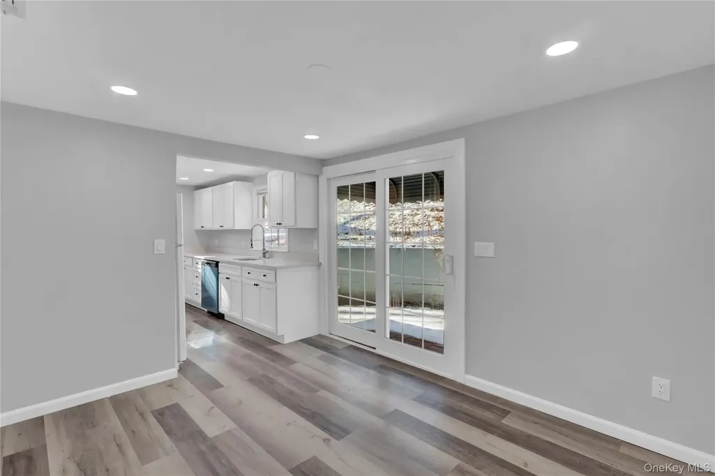 81 Oakside Road Smithtown NY 11787