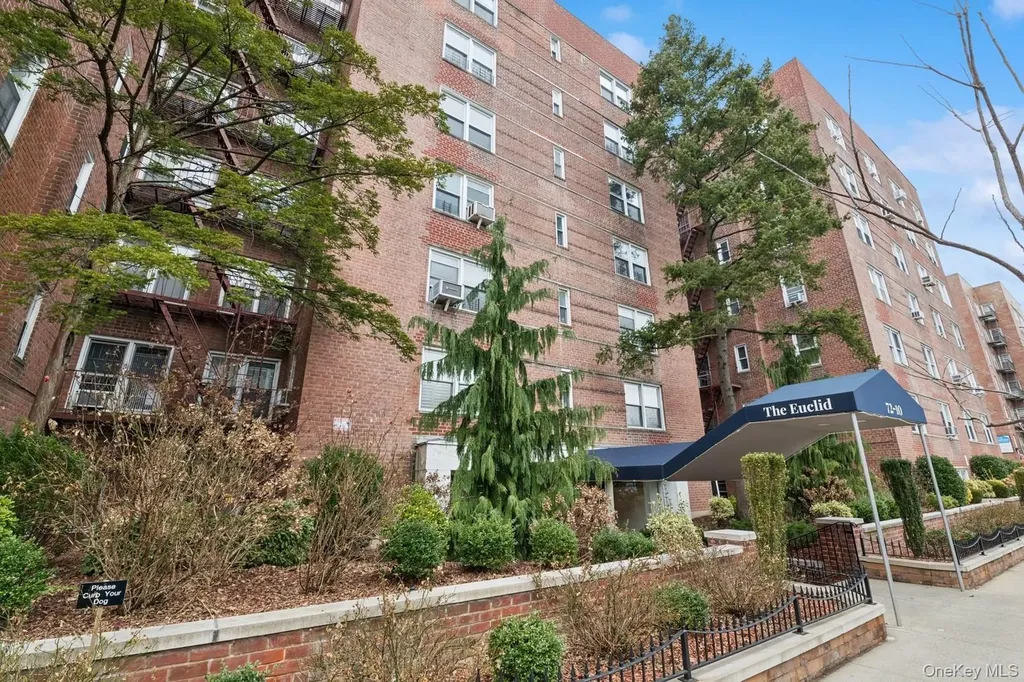 72-10 112th Street Forest Hills NY 11375