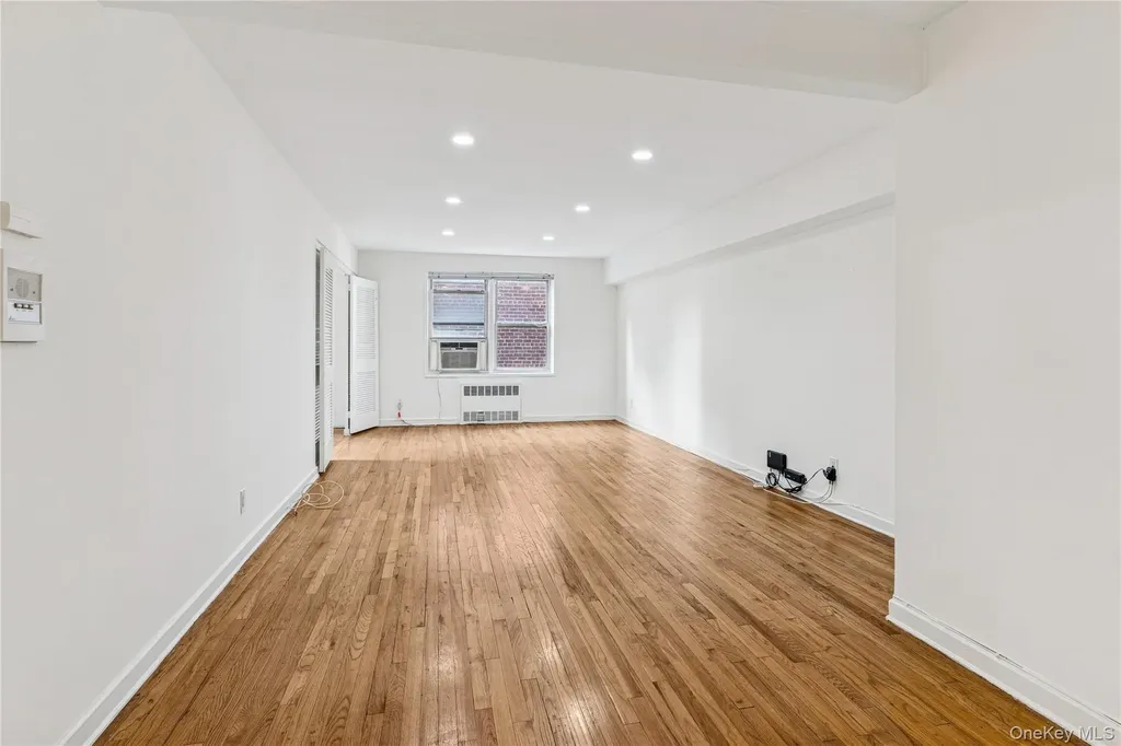 72-10 112th Street Forest Hills NY 11375