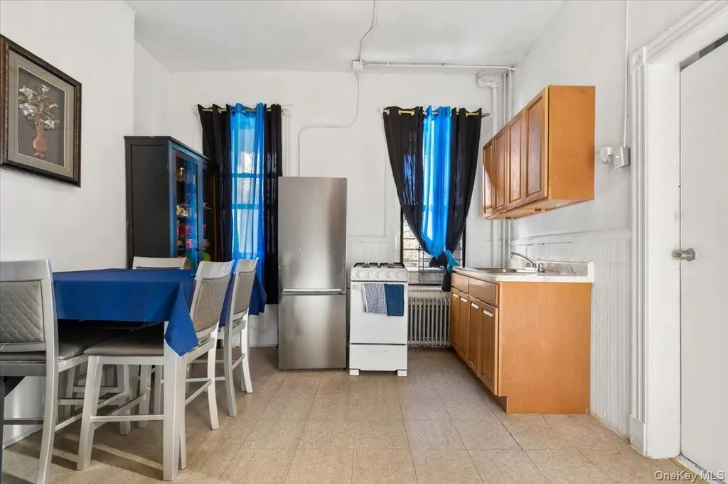 877 Hornaday Place Bronx NY 10460