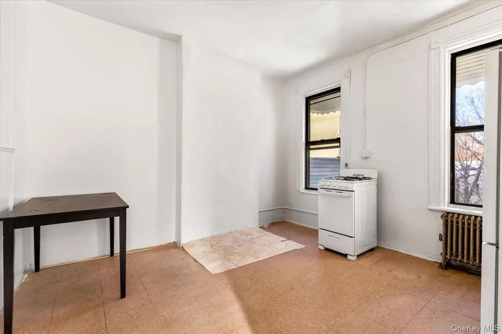877 Hornaday Place Bronx NY 10460