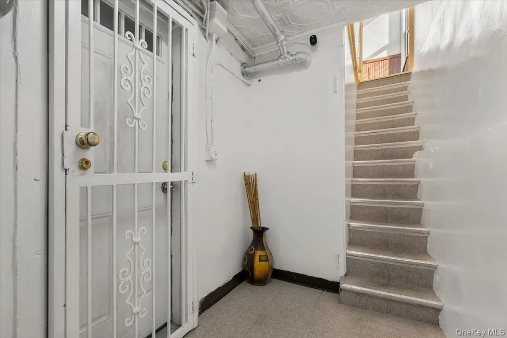 877 Hornaday Place Bronx NY 10460