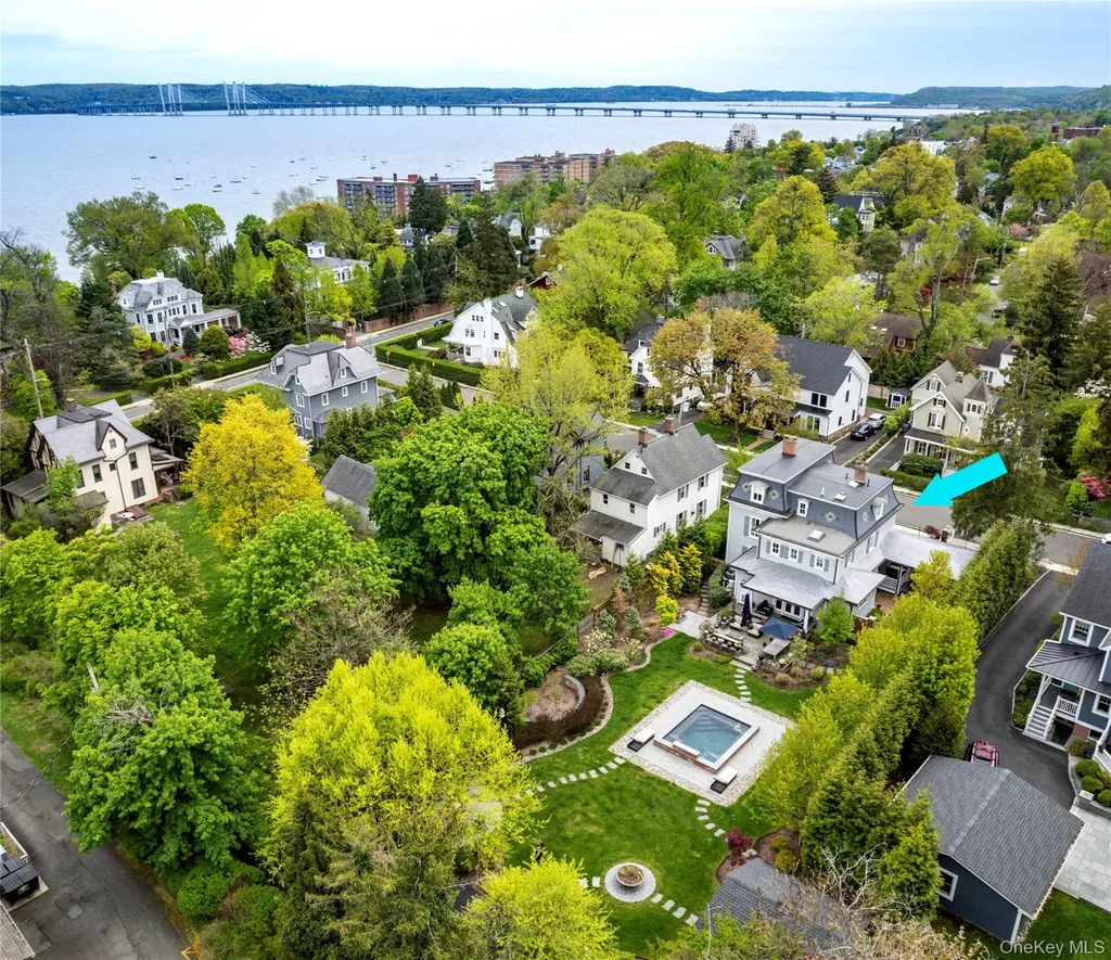 32 Tallman Avenue Nyack NY 10960