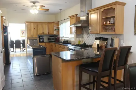 12 Neveles Pride Court Pine Bush NY 12566