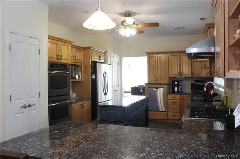 12 Neveles Pride Court Pine Bush NY 12566