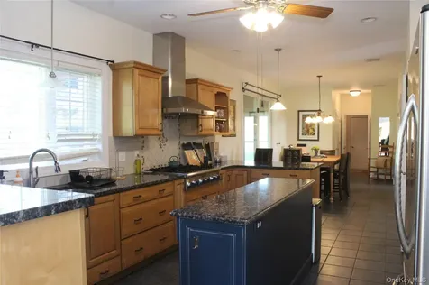 12 Neveles Pride Court Pine Bush NY 12566