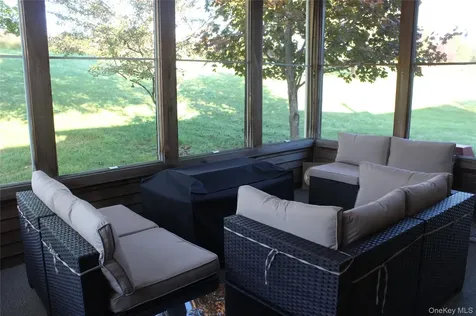 12 Neveles Pride Court Pine Bush NY 12566