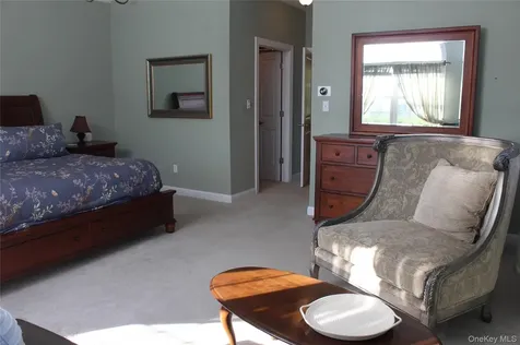 12 Neveles Pride Court Pine Bush NY 12566
