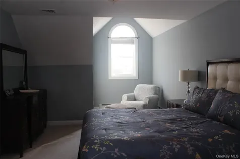 12 Neveles Pride Court Pine Bush NY 12566