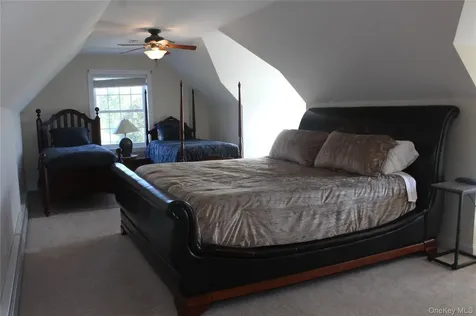 12 Neveles Pride Court Pine Bush NY 12566
