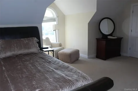 12 Neveles Pride Court Pine Bush NY 12566