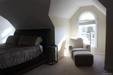 12 Neveles Pride Court Pine Bush NY 12566