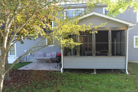12 Neveles Pride Court Pine Bush NY 12566