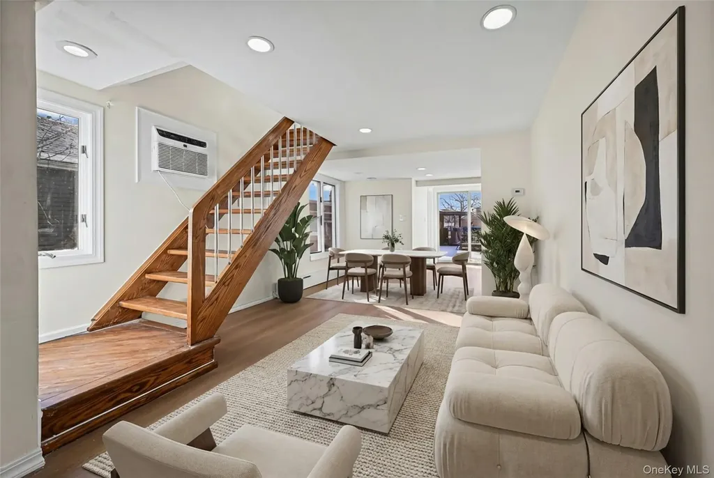 130 Gordon Place Freeport NY 11520