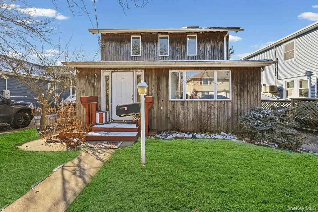 130 Gordon Place Freeport NY 11520