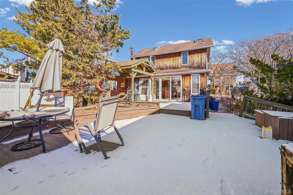130 Gordon Place Freeport NY 11520