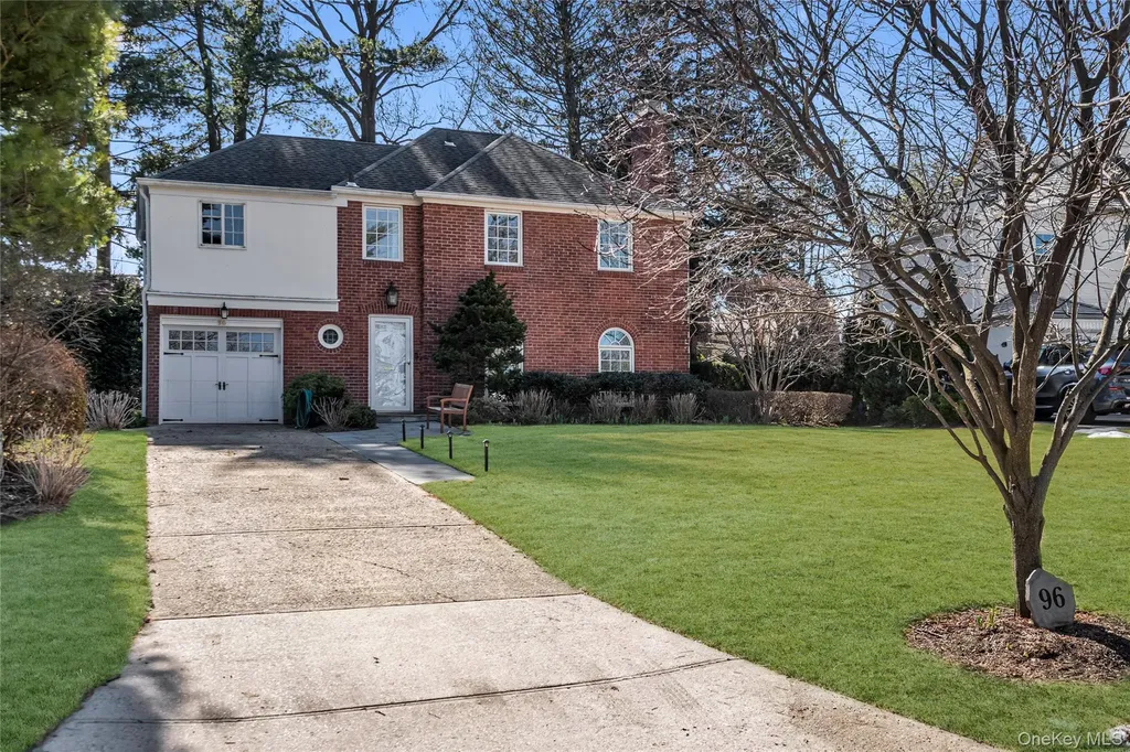 96 Quaker Ridge Road Manhasset NY 11030