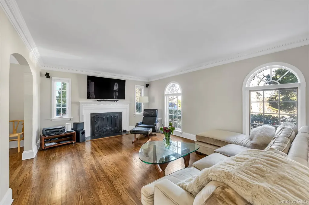 96 Quaker Ridge Road Manhasset NY 11030