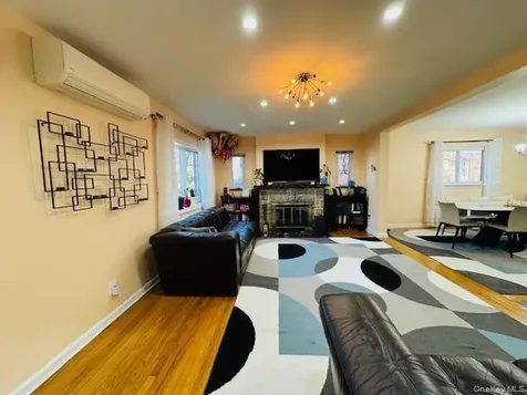 186-22 Avon Road Jamaica Estates NY 11432