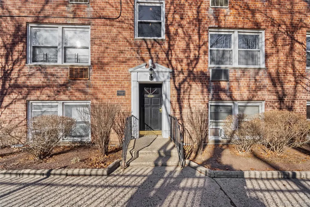 6291 Broadway Bronx NY 10471