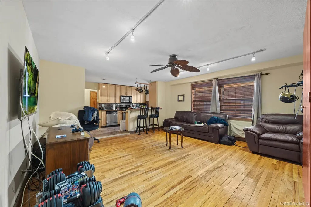 6291 Broadway Bronx NY 10471