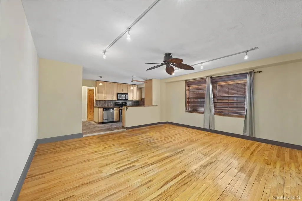 6291 Broadway Bronx NY 10471
