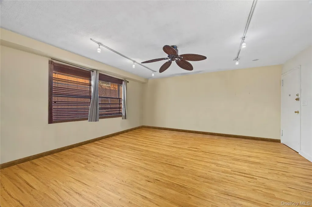 6291 Broadway Bronx NY 10471