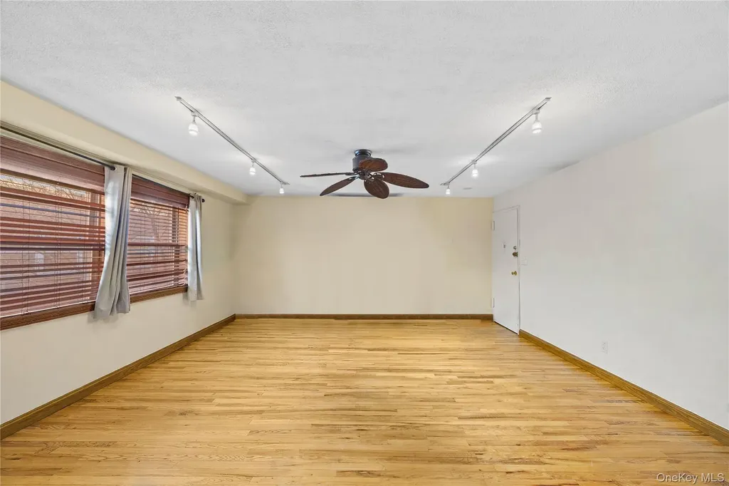 6291 Broadway Bronx NY 10471