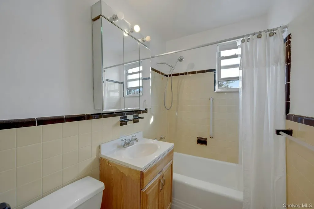 4 Bryant Crescent White Plains NY 10605