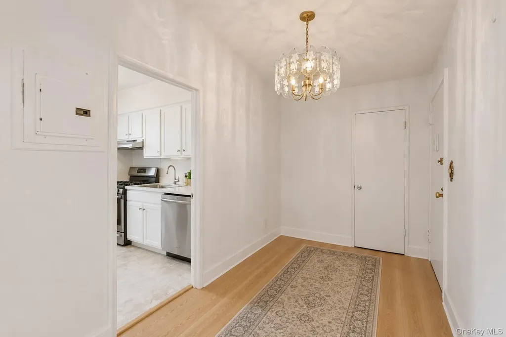 4 Bryant Crescent White Plains NY 10605