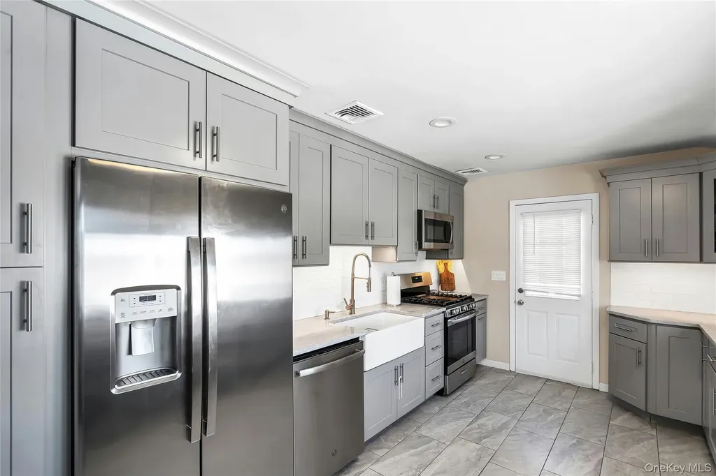 53 Calvert Avenue Commack NY 11725