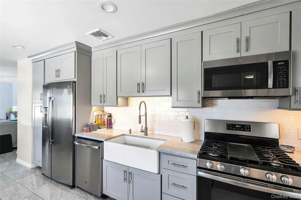 53 Calvert Avenue Commack NY 11725